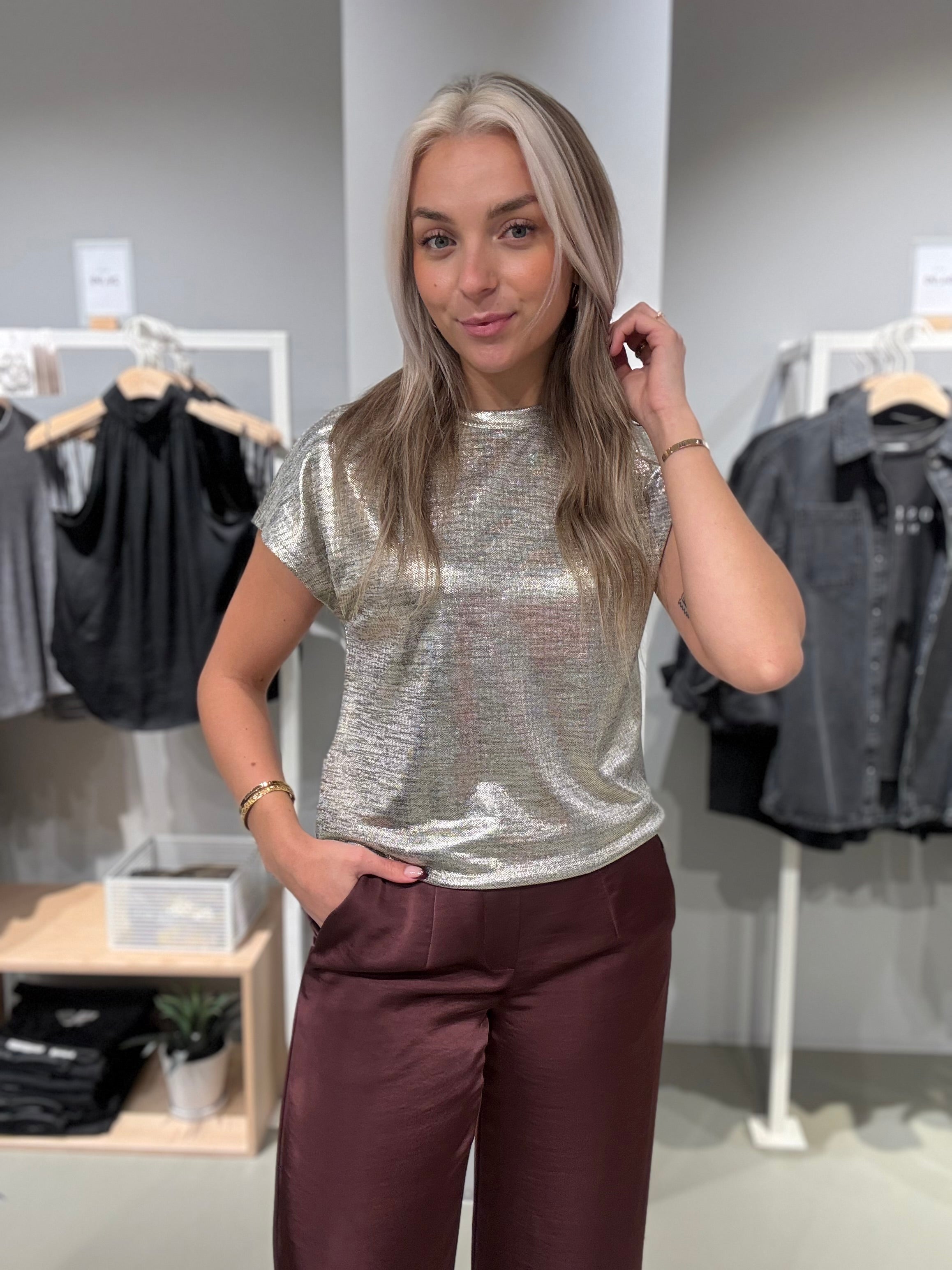 VIHANNAN Top - Gold Colour